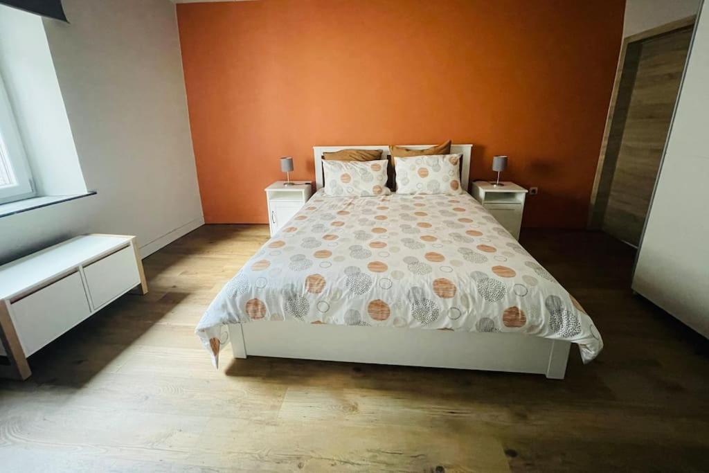 Appartement Cosy Au Centre De Beauraing Eksteriør bilde